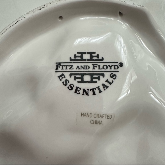 Fritz and Floyd Essentials Christmas Cat & Ornaments Plate 8.5” - Picture 6 of 6